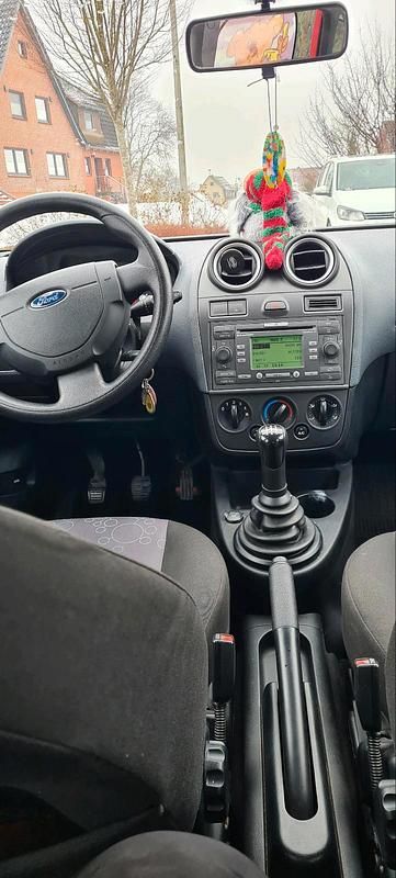 Gebraucht Ford Fiesta 80 PS (58 kW) 2006 Rot Kleinwagen