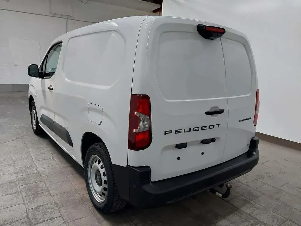 Gebraucht Peugeot Partner 131 PS (96 kW) 2025 Weiß Van / Kleinbus