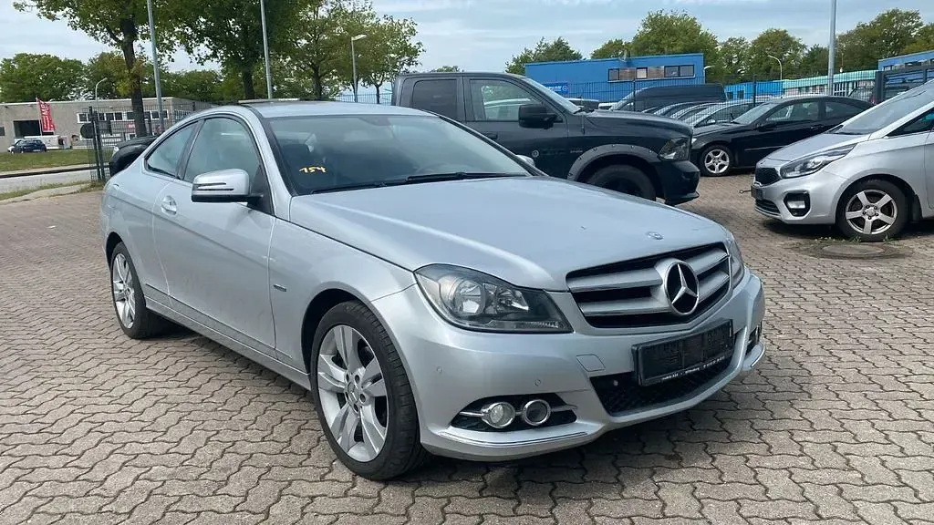 Gebraucht Mercedes C250 204 PS (150 kW) 2013 Silber Coupé