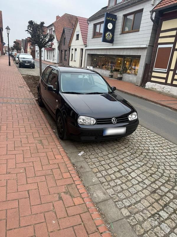 Gebraucht VW Golf IV 75 PS (55 kW) 2002 Schwarz Kleinwagen