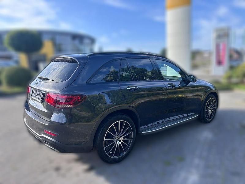 Gebraucht Mercedes GLC250 AMG line 194 PS (142 kW) 2020 Metallic