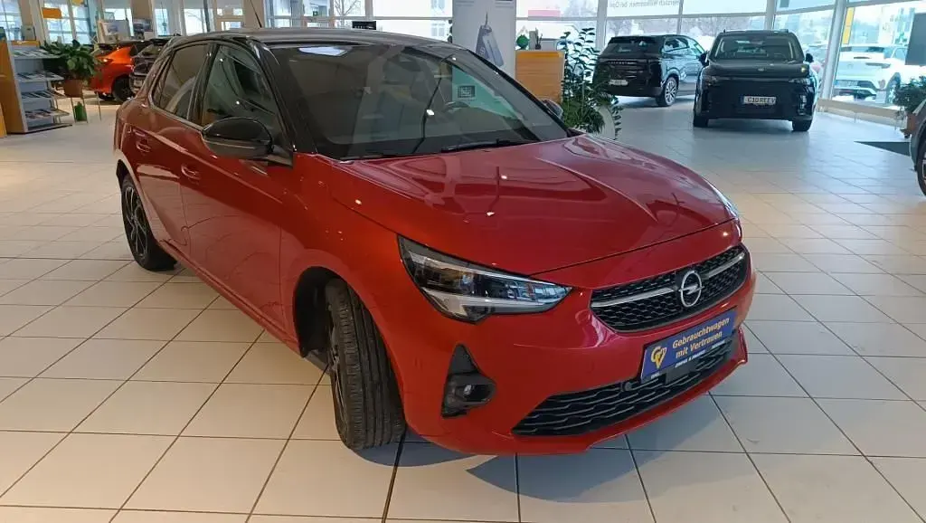 Używany Opel Corsa Ultimate 131 KM (96 kW) 2022 Czerwony Hatchback