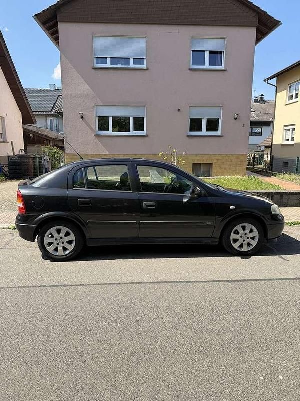 Gebraucht Opel Astra Edition 75 PS (55 kW) 2000 Schwarz Limousine