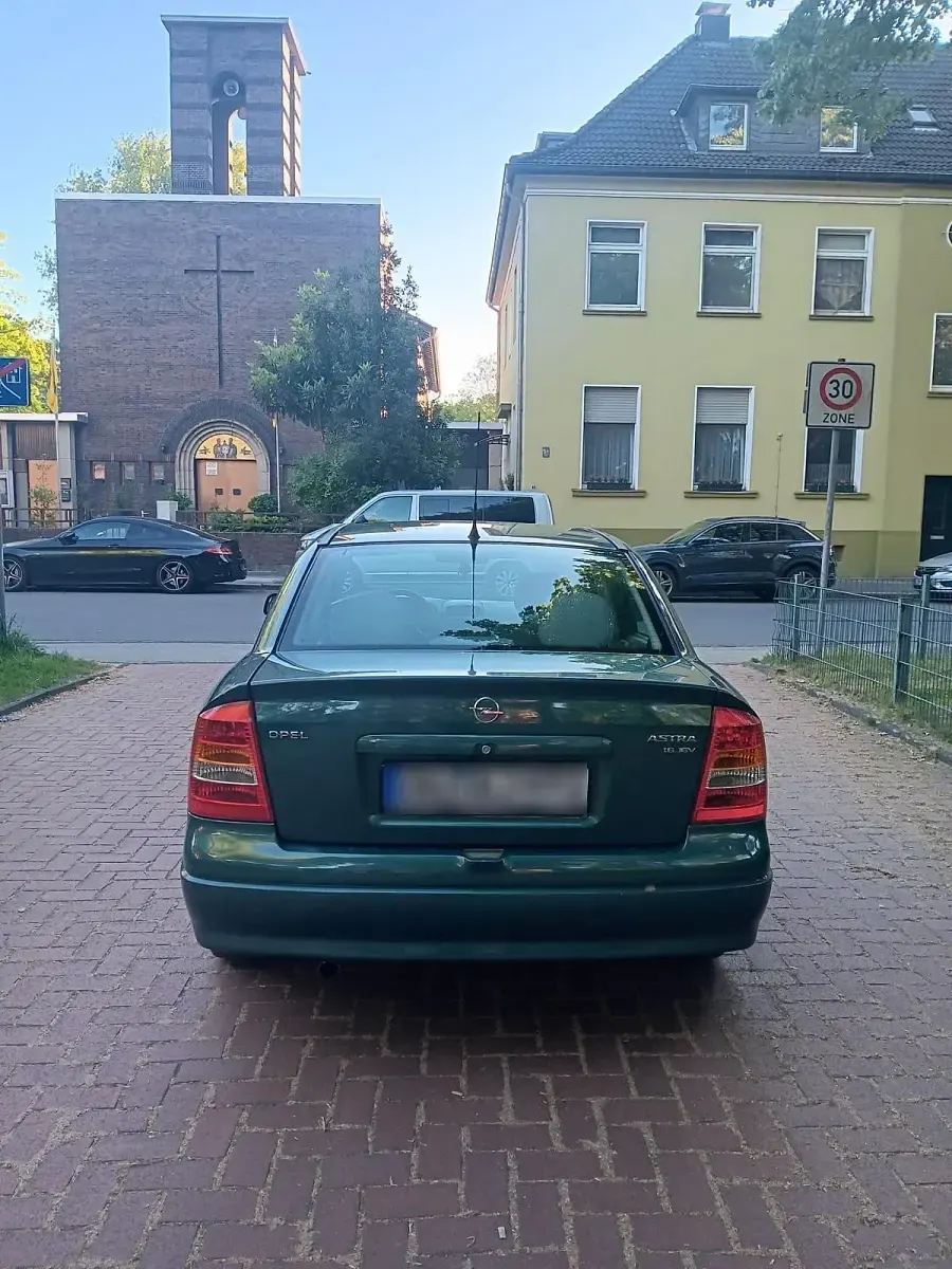 Usata Opel Astra 101 CV (74 kW) 2004 Verde Berlina