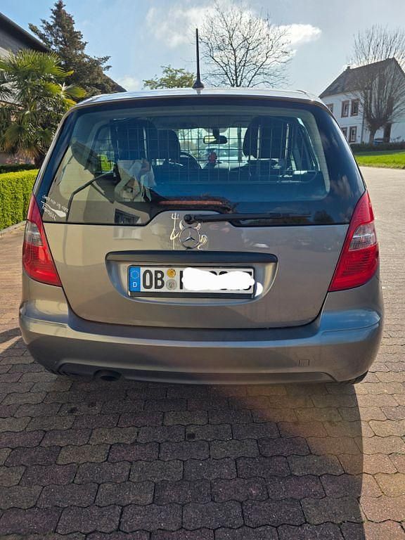 Gebraucht Mercedes A160 95 PS (69 kW) 2011 Grau Van / Kleinbus