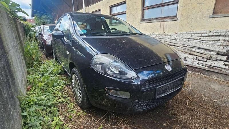 Colore esterno (nero provocato Gebraucht 2013 Fiat Punto More Kleinwagen | 999 € (Superpreis) - Bild 1/4