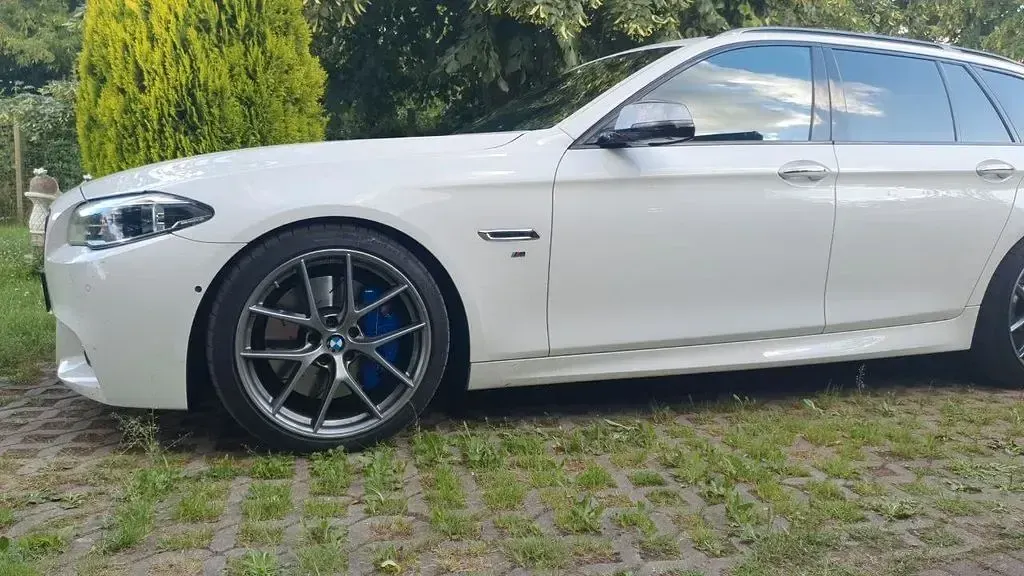 Gebraucht BMW M550 Performance 381 PS (280 kW) 2017 Weiß Limousine