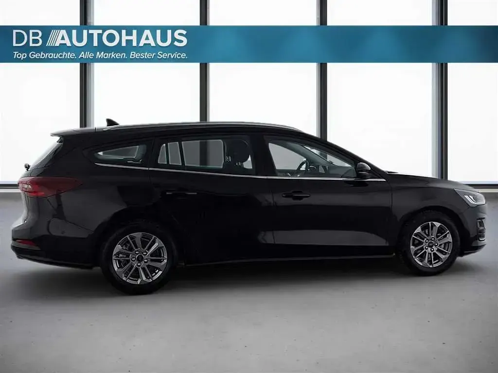 Gebraucht Ford Focus Titanium 125 PS (91 kW) 2023 Schwarz Kombi