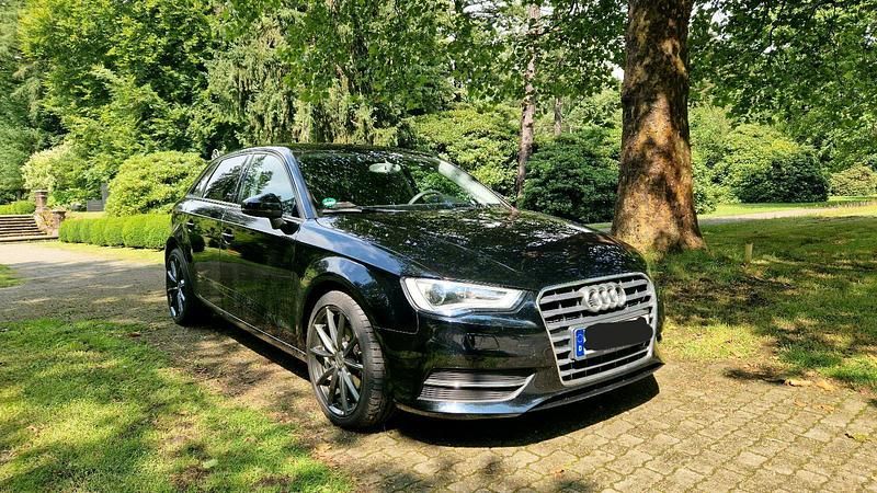 Schwarz Gebraucht 2014 Audi A3 Sportback Attraction Kleinwagen | 13.800 € (Fairer Preis) - Bild 1/4