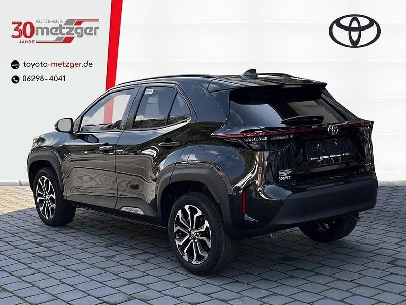 Neu Toyota Yaris Cross 131 PS (96 kW) 2025 Schwarz SUV
