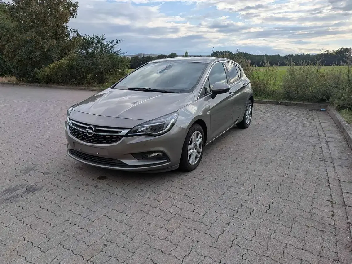 Gebraucht Opel Astra Dynamic 125 PS (91 kW) 2016 Other Limousine