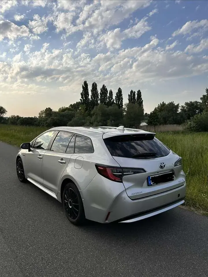 Gebraucht Toyota Corolla Hybrid Team 98 PS (72 kW) 2021 Grau Kombi
