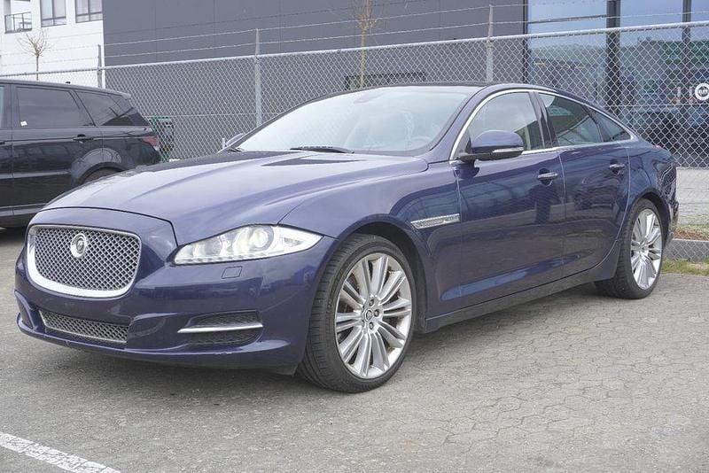 Gebraucht Jaguar XJ Premium Luxury 385 PS (283 kW) 2011 Blau Limousine