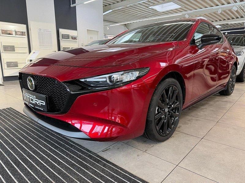 Neu Mazda 3 Homura-Line 140 PS (102 kW) 2025 Rot Limousine