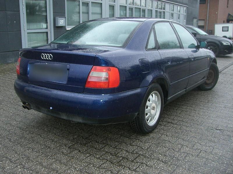 Gebraucht Audi 80 110 PS (80 kW) 1997 Blau Limousine