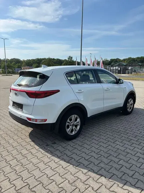 Gebraucht Kia Sportage Attract 132 PS (97 kW) 2017 Weiß SUV