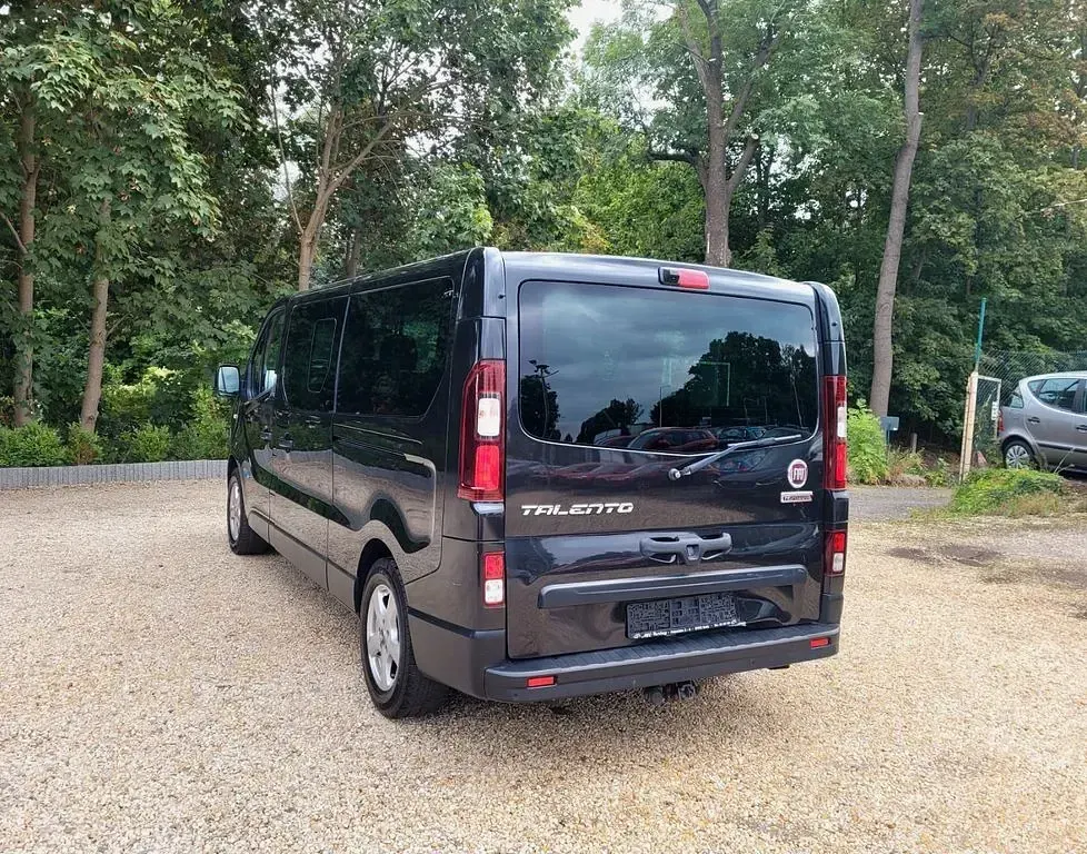 Gebraucht Fiat Talento Family 145 PS (106 kW) 2018 Schwarz Van / Kleinbus