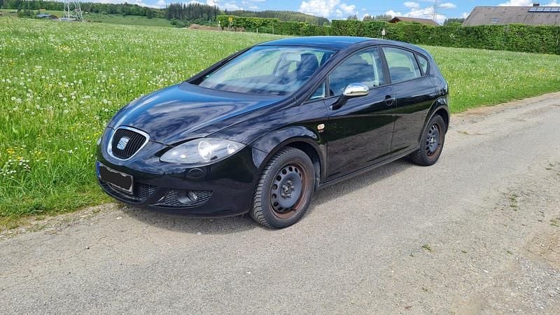 Schwarz Gebraucht 2009 Seat Leon Limousine | 1.500 € (Superpreis) - Bild 1/4