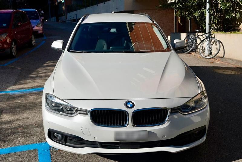 Gebraucht BMW 320 190 PS (139 kW) 2019 Weiß Limousine