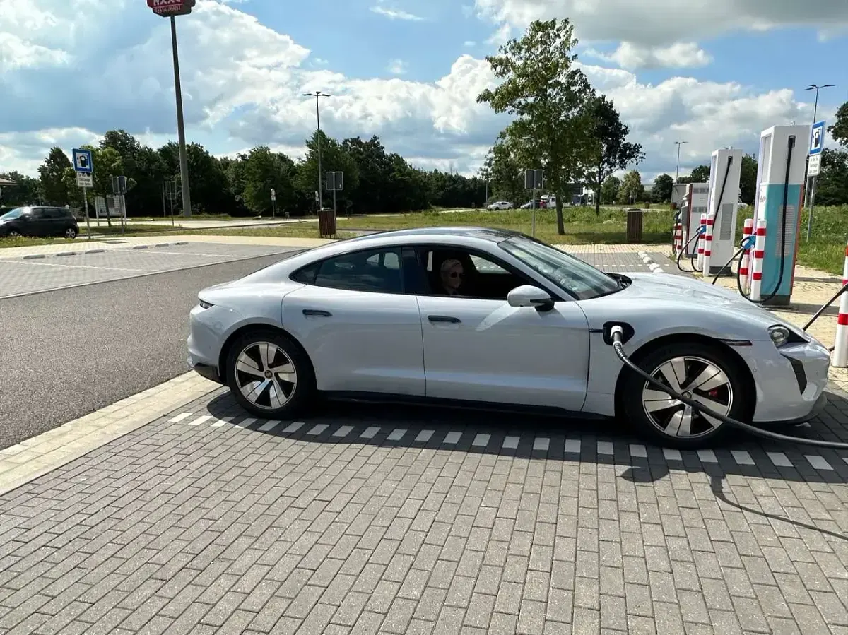 Gebraucht Porsche Taycan 4S 319 kW (435 PS) 2023 Limousine