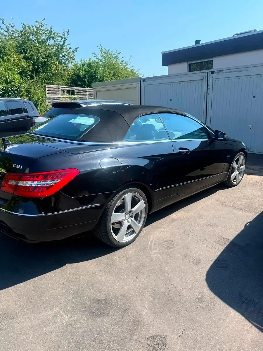 Gebraucht Mercedes E250 205 PS (150 kW) 2012 Schwarz Cabrio