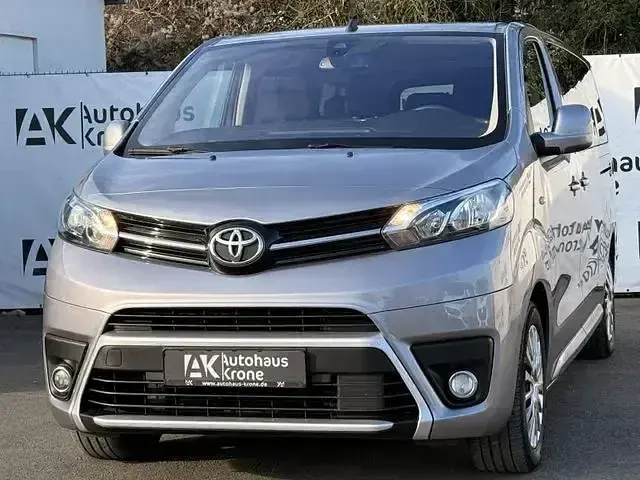 Gebraucht Toyota Proace Verso 177 PS (130 kW) 2023 Silber Kombi