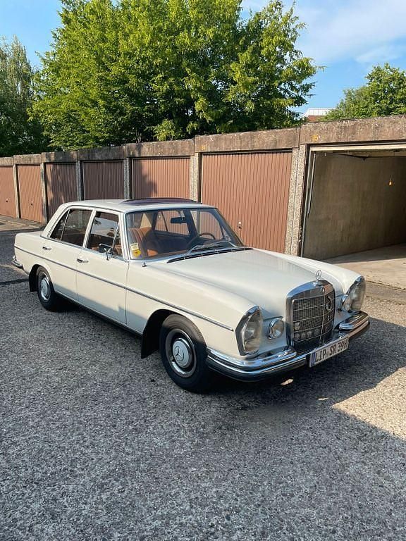 Weiß Gebraucht 1966 Mercedes 250 SE Limousine | 26.500 € - Bild 1/4