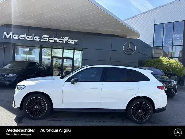 Gebraucht Mercedes GLC200 AMG 204 PS (150 kW) 2025 Unilack polarweiß SUV