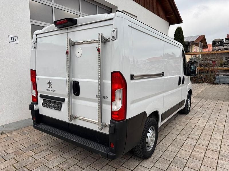 Gebraucht Peugeot Boxer Premium 120 PS (88 kW) 2022 Weiß Van