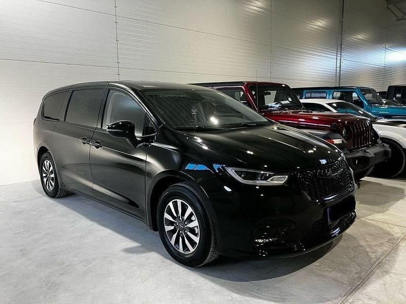Schwarz Gebraucht 2024 Chrysler Pacifica SUV | 55.000 € - Bild 1/4