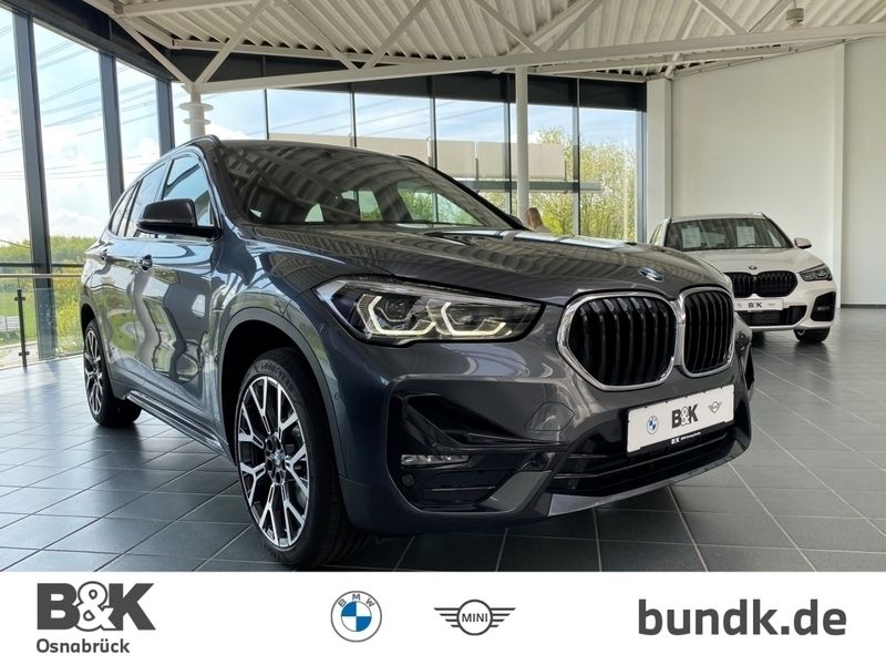 Grau Gebraucht 2022 BMW X1 Sport Line SUV | 47.960 € - Bild 1/4