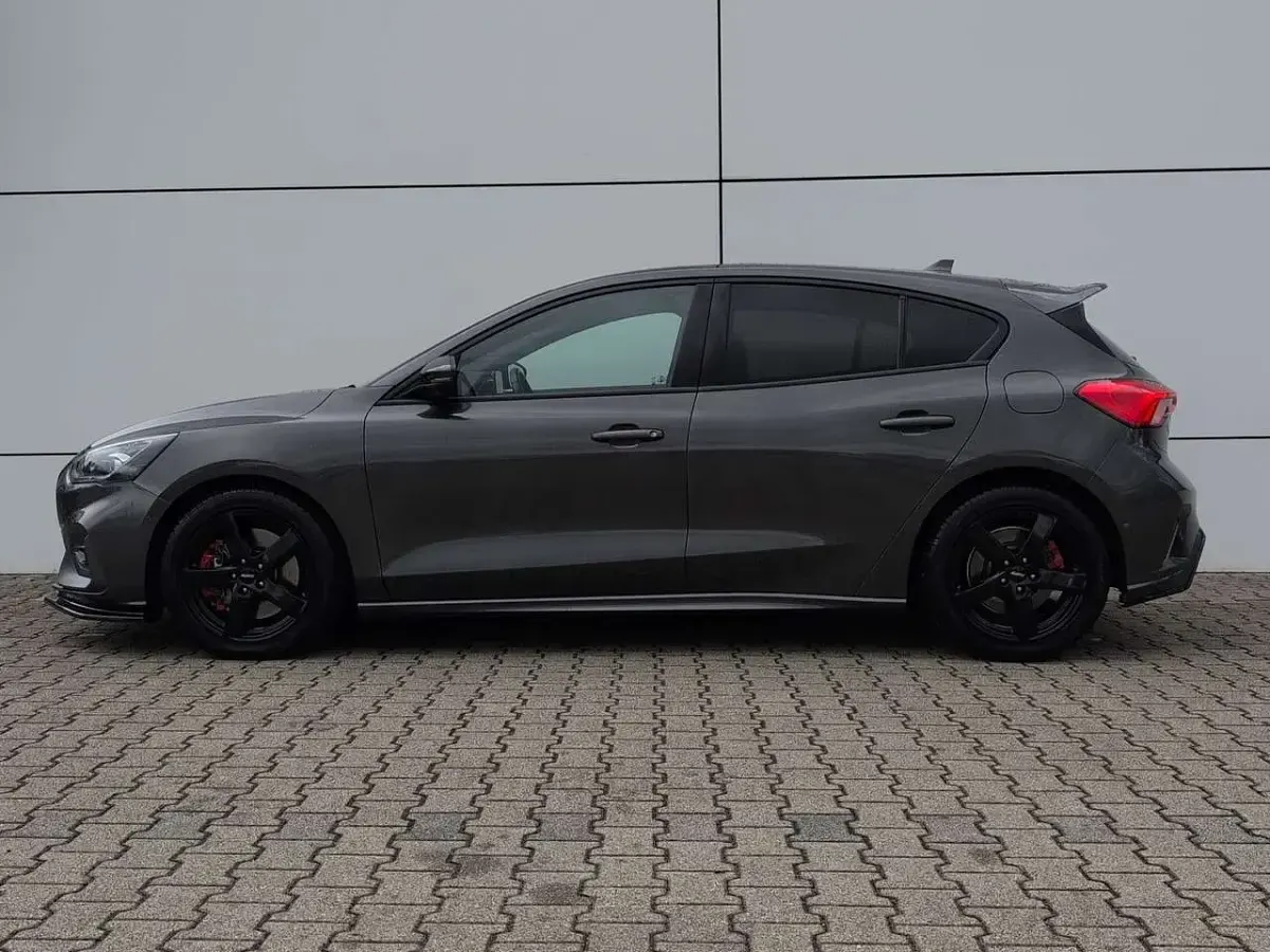 Używany Ford Focus ST 280 KM (205 kW) 2020 Szary Sedan/Limuzyna
