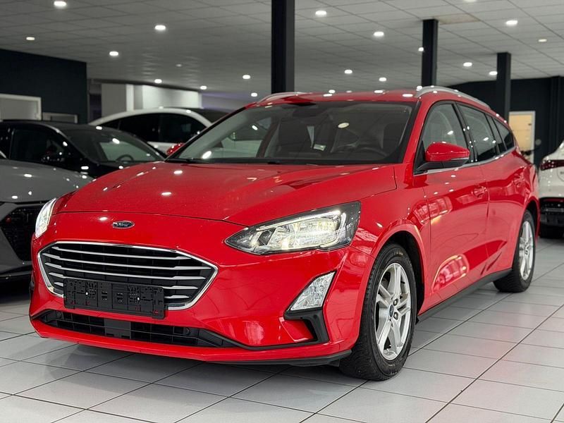 Używany Ford Focus Cool & Connect 125 KM (91 kW) 2021 Czerwony Kombi