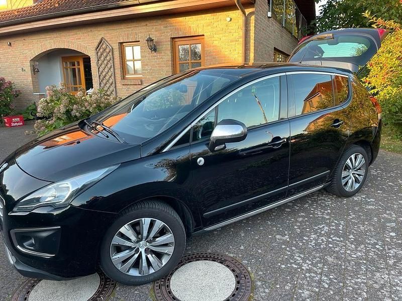 Schwarz Gebraucht 2015 Peugeot 3008 Allure Limousine | 7.200 € (Fairer Preis) - Bild 1/4