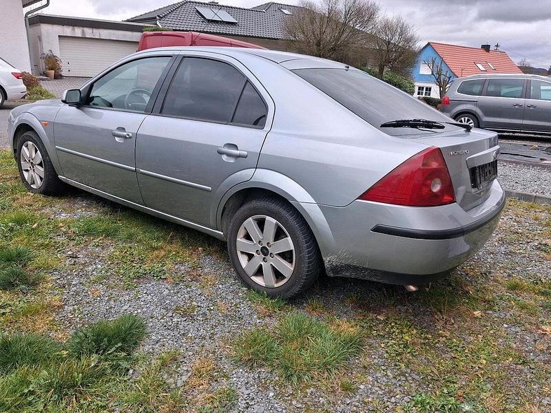 Silber Gebraucht 2003 Ford Mondeo Limousine | 500 € (Superpreis) - Bild 1/4
