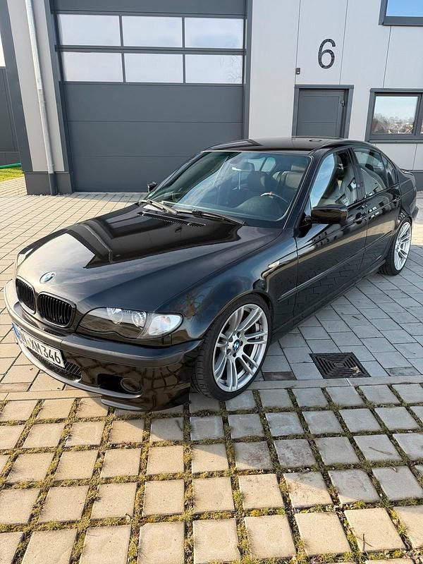 Schwarz Gebraucht 2004 BMW 320 M Sport Limousine | 3.999 € (Fairer Preis) - Bild 1/4