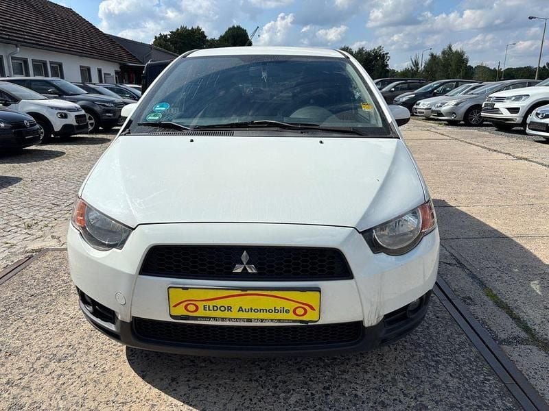 Weiß Gebraucht 2012 Mitsubishi Colt Limousine | 1.650 € (Fairer Preis) - Bild 1/4