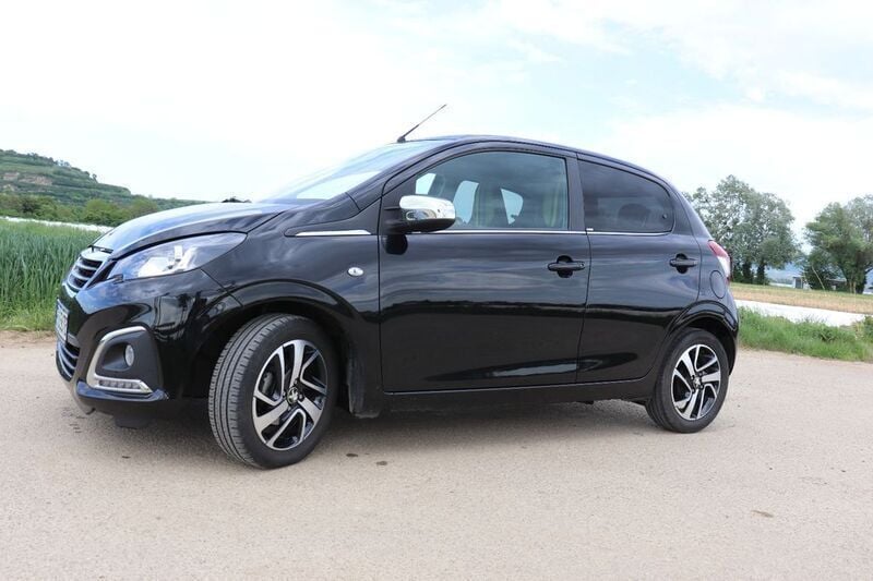 Schwarz Gebraucht 2019 Peugeot 108 Collection Kleinwagen | 8.490 € (Guter Preis) - Bild 1/4
