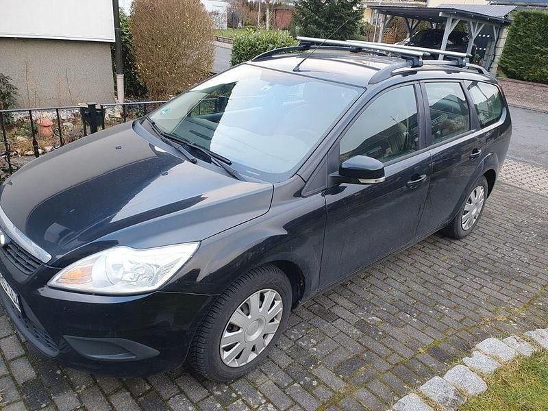 Schwarz Gebraucht 2010 Ford Focus Limousine | 1.999 € (Guter Preis) - Bild 1/4