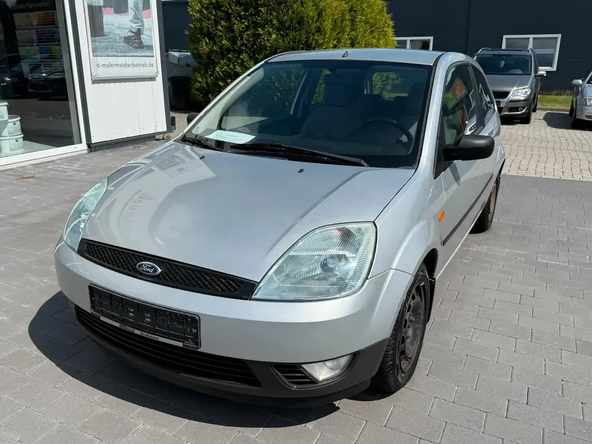Gebraucht Ford Fiesta 60 PS (44 kW) 2004 Silber Kleinwagen