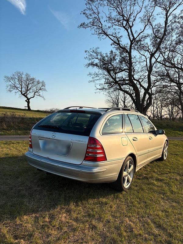 Gebraucht Mercedes C200 163 PS (119 kW) 2004 Silber Kombi