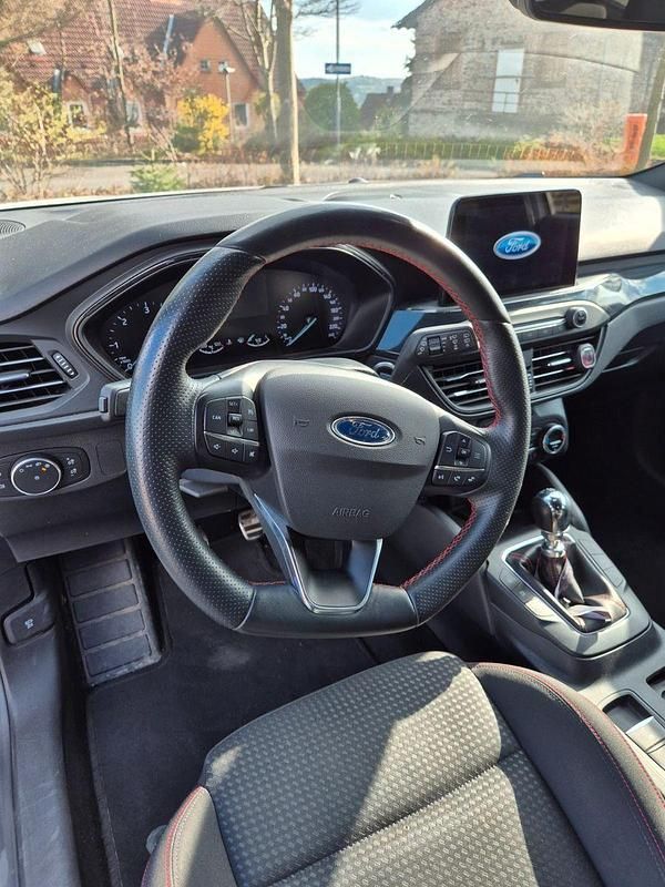 Gebraucht Ford Focus ST-Line 150 PS (110 kW) 2021 Weiß Kombi