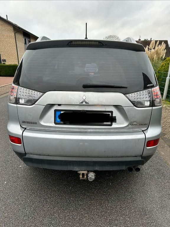 Gebraucht Mitsubishi Outlander Invite 140 PS (102 kW) 2008 Silber SUV