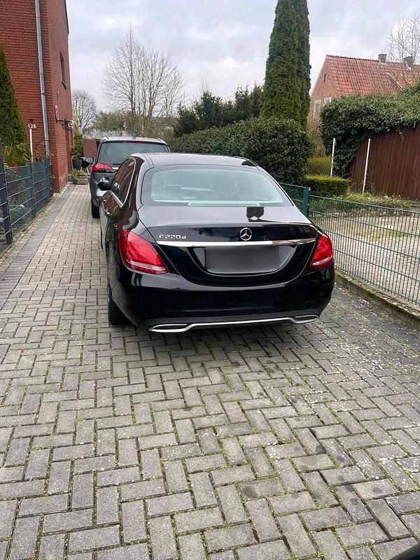 Gebraucht Mercedes C220 170 PS (125 kW) 2016 Schwarz Limousine