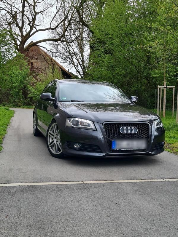 Grau Gebraucht 2009 Audi A3 S-Line Limousine | 9.500 € - Bild 1/4