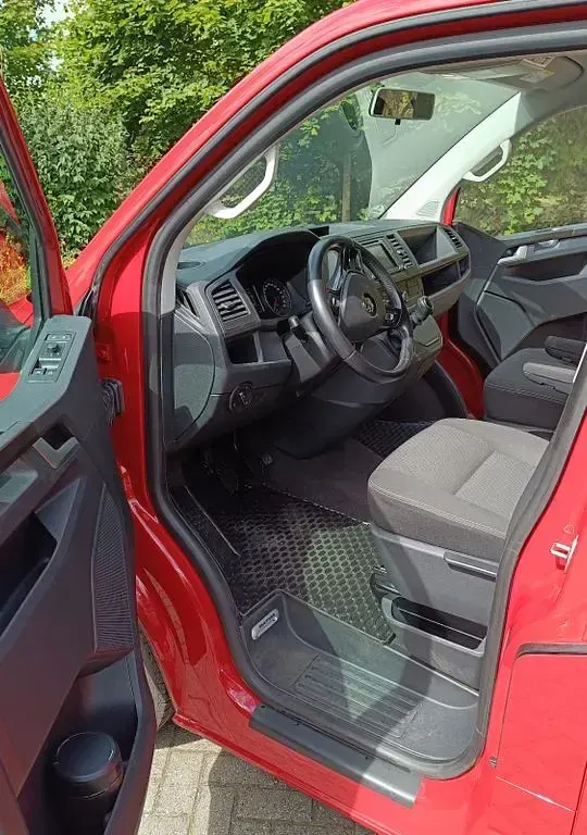 Gebraucht VW Multivan 150 PS (110 kW) 2019 Rot Van / Kleinbus