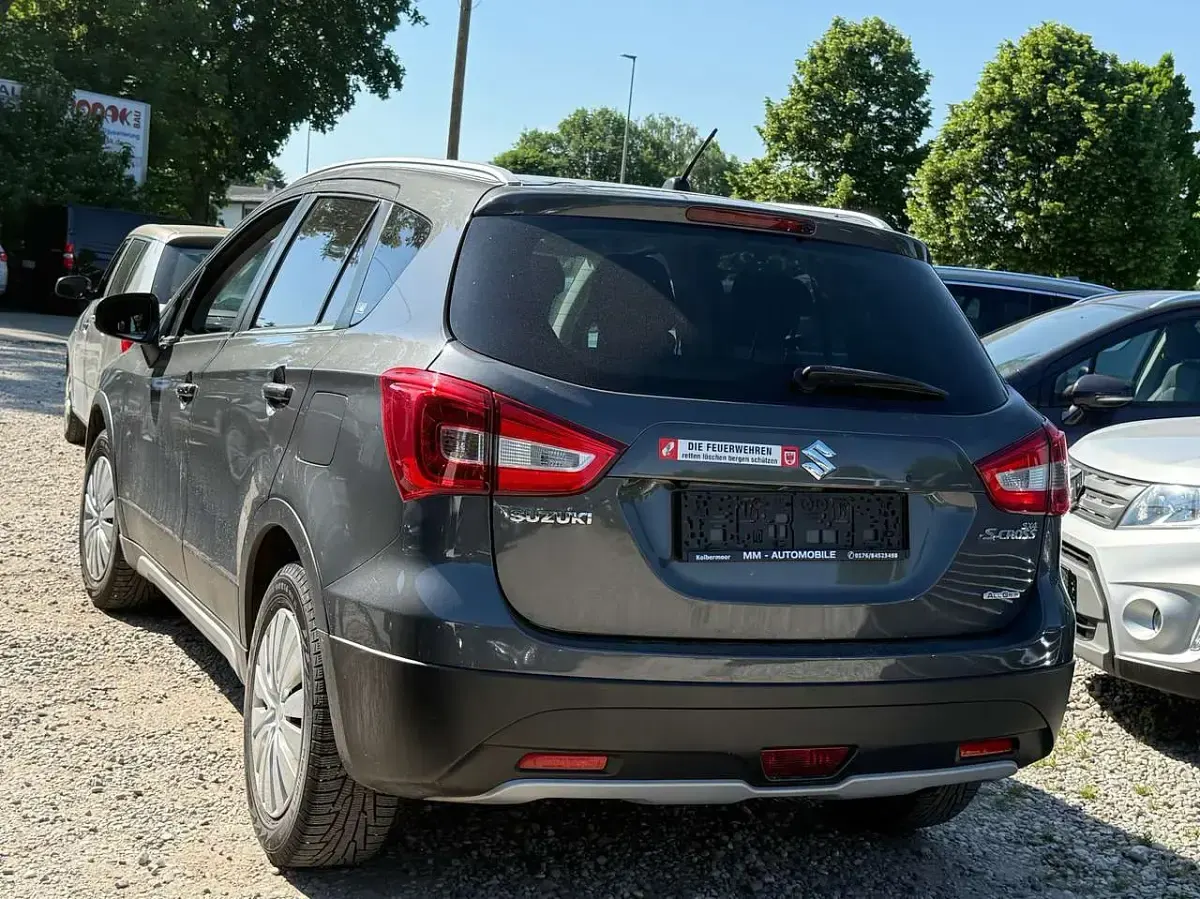 Gebraucht Suzuki SX4 111 PS (81 kW) 2016 Grau Limousine