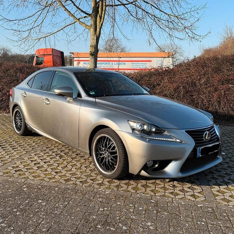 Gebraucht Lexus IS300h 223 PS (164 kW) 2013 Grau Limousine