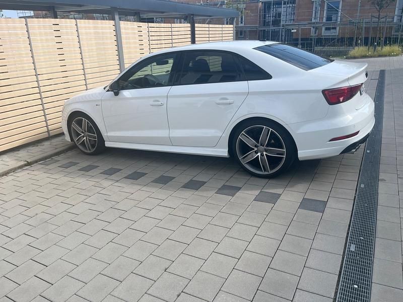 Gebraucht Audi A3 Sport 190 PS (139 kW) 2019 Weiß Limousine