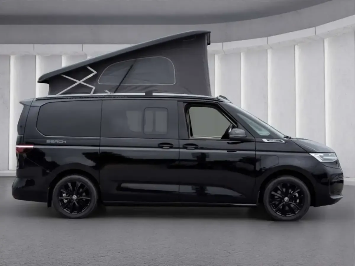 Gebraucht VW T7 Beach 245 PS (180 kW) 2025 Deep black perleffekt Van